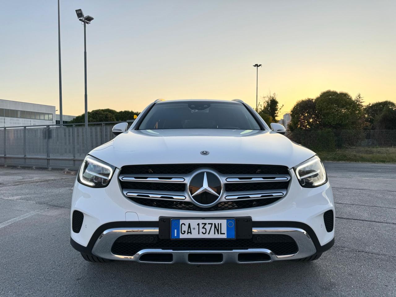 MERCEDES GLC 200D Sport 4Matic - Led Navi