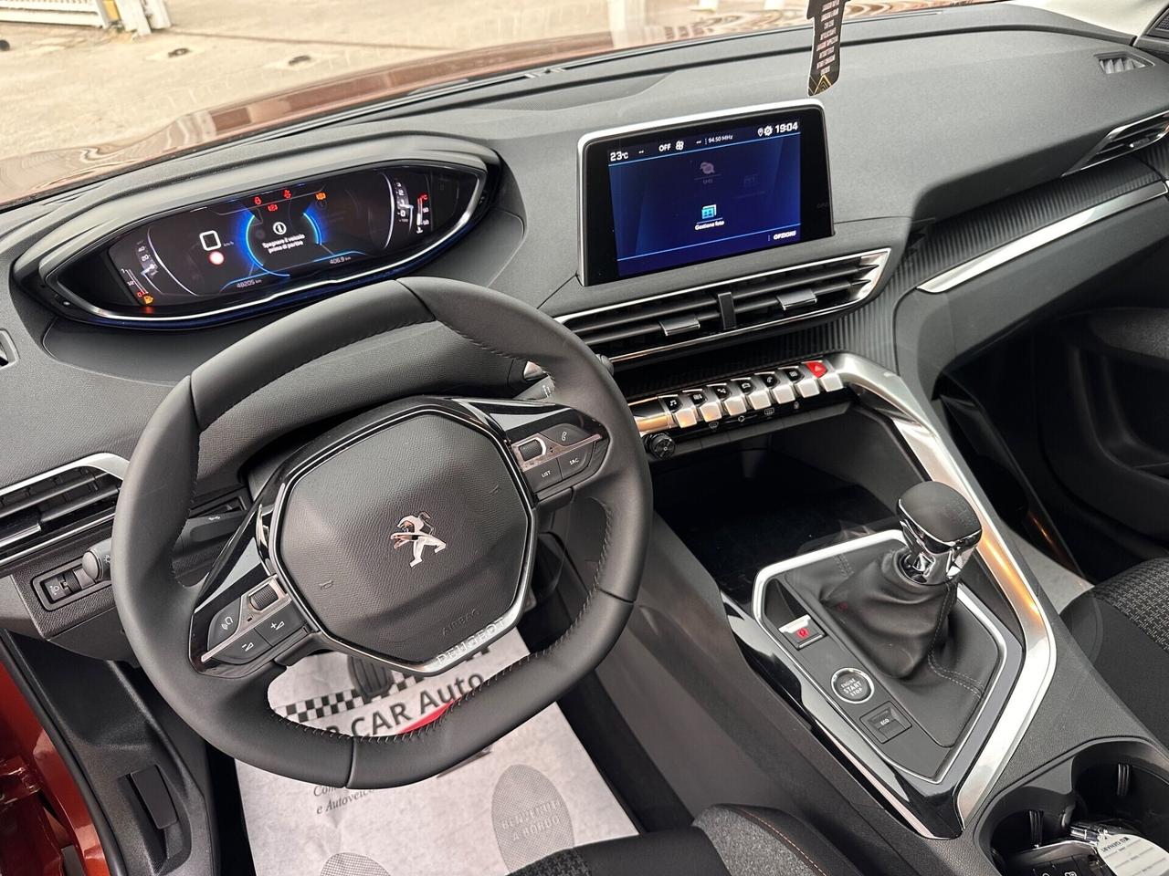Peugeot 5008 2023 1.5 130 Pack !Soli 48 Mila Km!