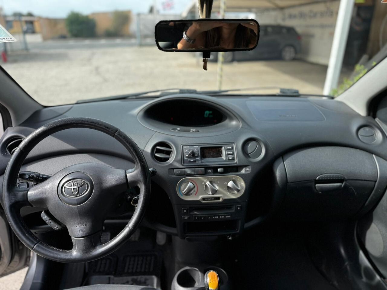 Toyota Yaris 1.0i 16V cat 3 porte Sol