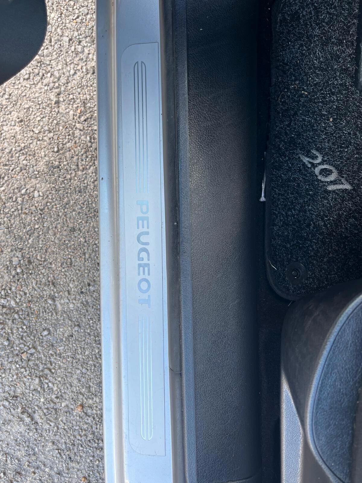 Peugeot 207 1.6 HDi 12 MESI DI GARANZIA