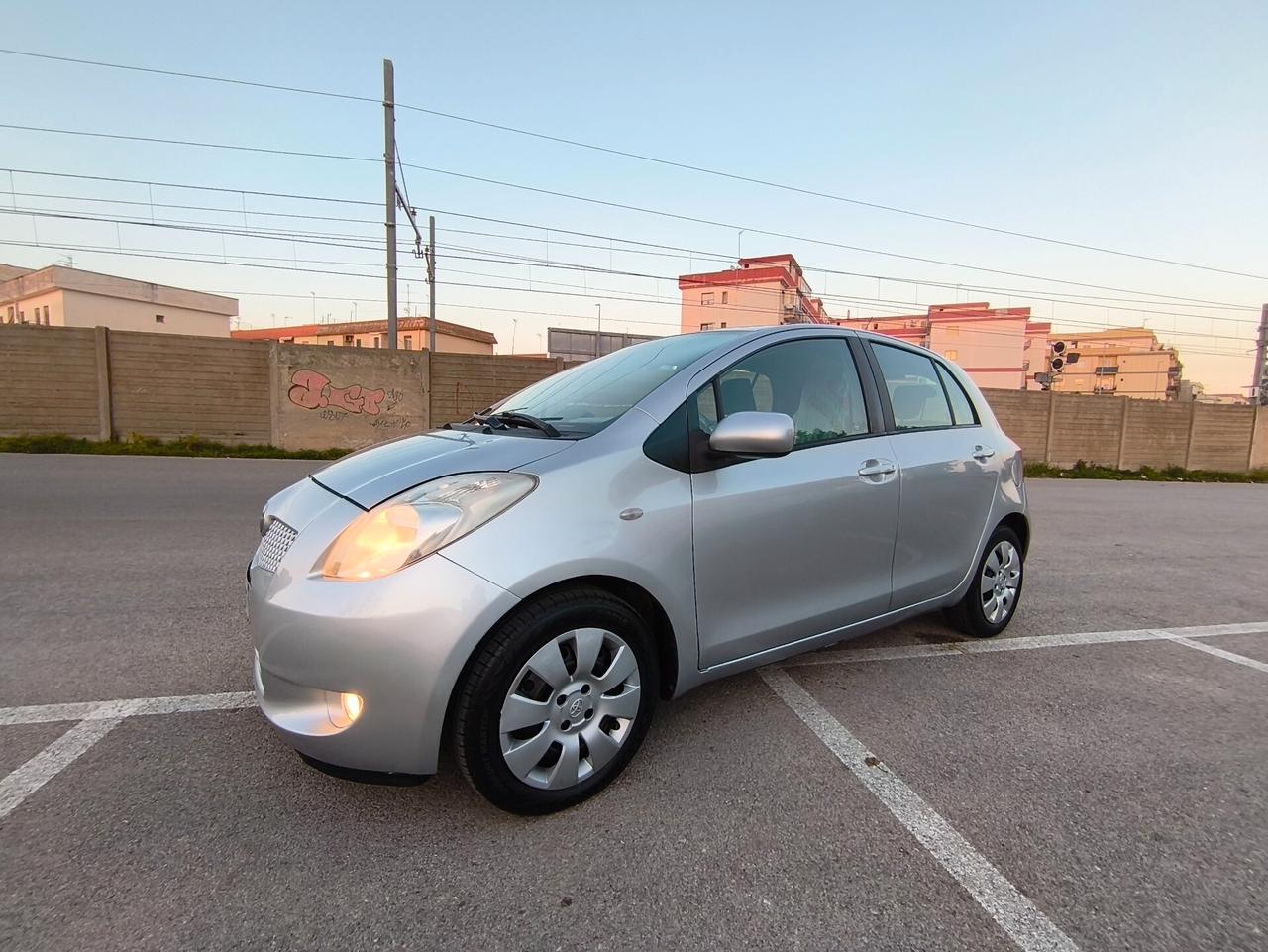 Toyota Yaris 1.3 5 porte