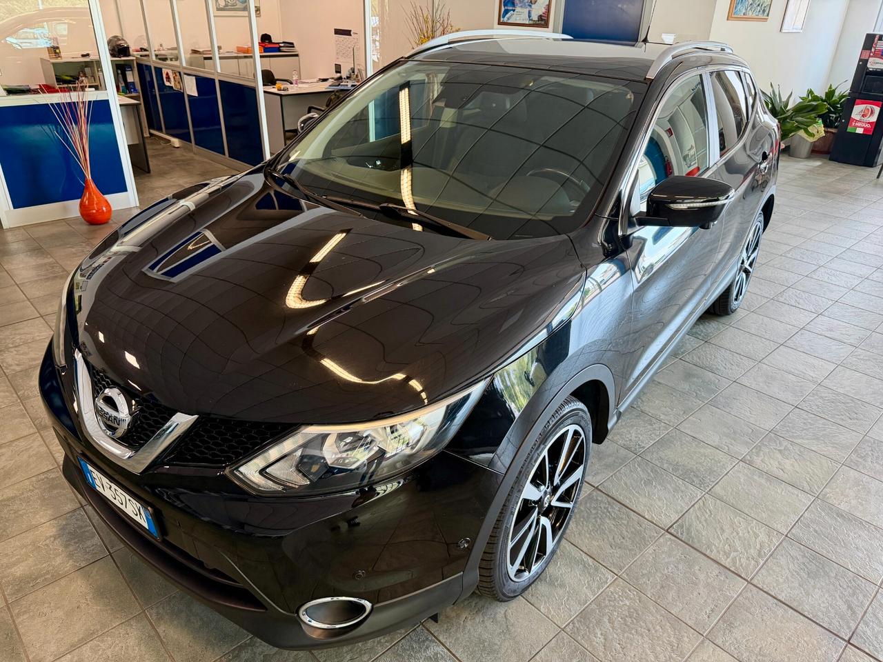 Nissan Qashqai 1.5 dCi 110 CV Tekna-NEOPATENTATI-