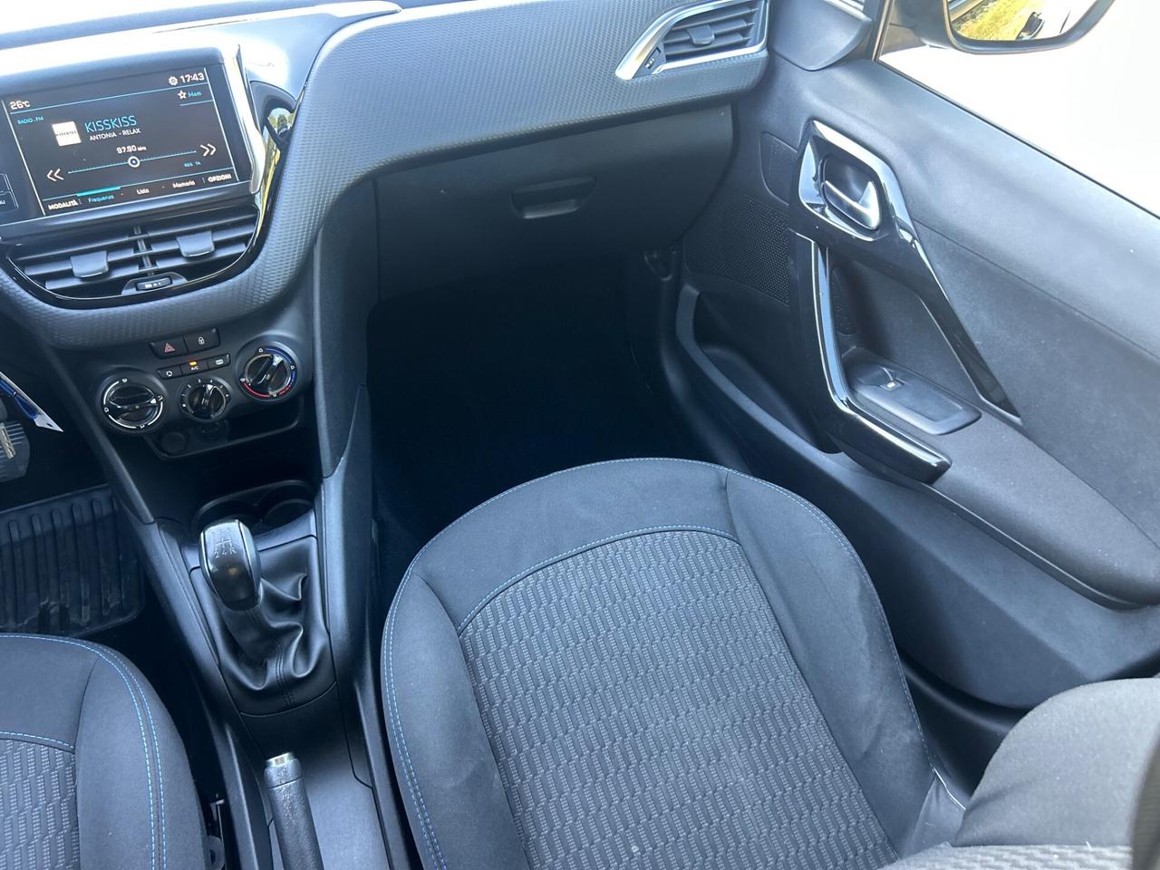 Peugeot 208 PureTech 82 5 porte Allure neopatentati permute