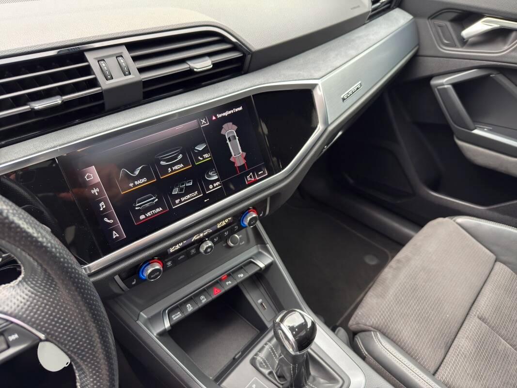 Audi Q3 40 2.0 tdi S line Interno quattro 190cv s-tronic