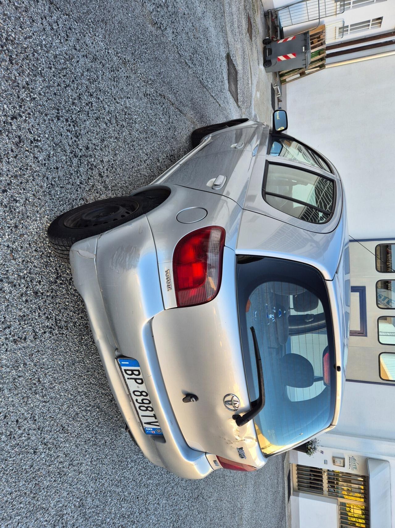 Toyota Yaris 1.0i 16V cat 5 porte