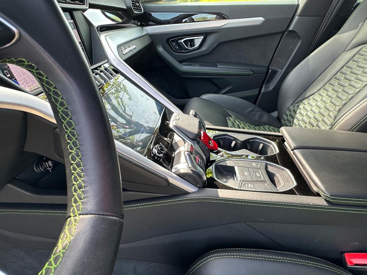 Lamborghini Urus 4.0 - PRIVATE CAR