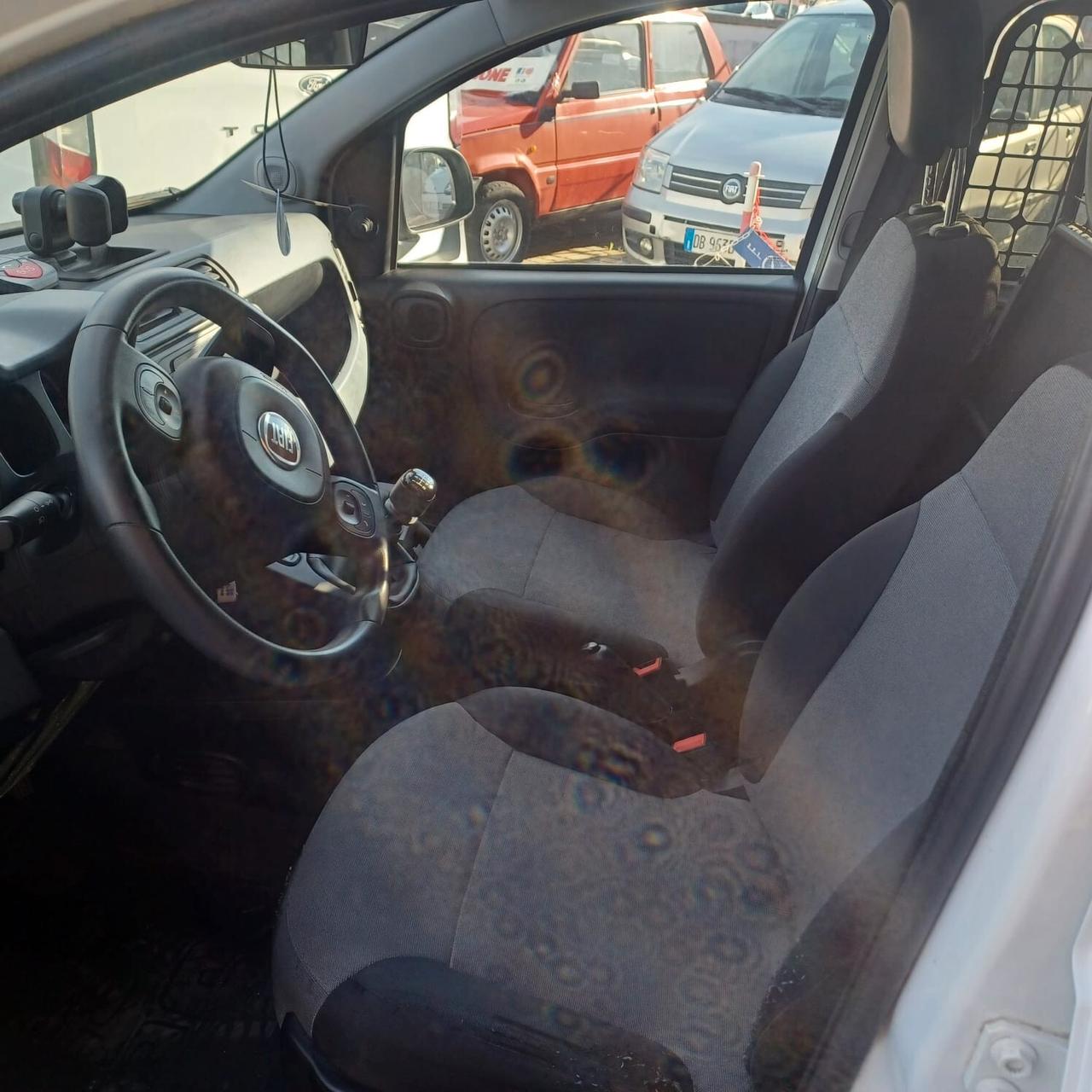 35188KM FIAT PANDA VAN 1.0 HYBRID IVA ESPOSTA