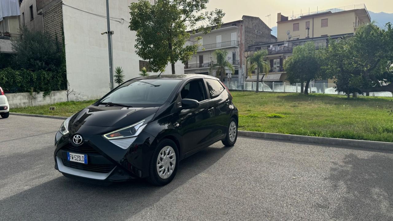 Toyota Aygo Connect 1.0 VVT-i 72 CV 5 porte x-cool MMT