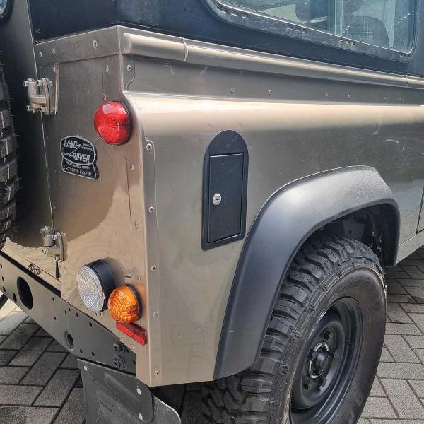Land Rover Defender RESTORED 90 2.2 PUMA TD4- LIFE&STYLE
