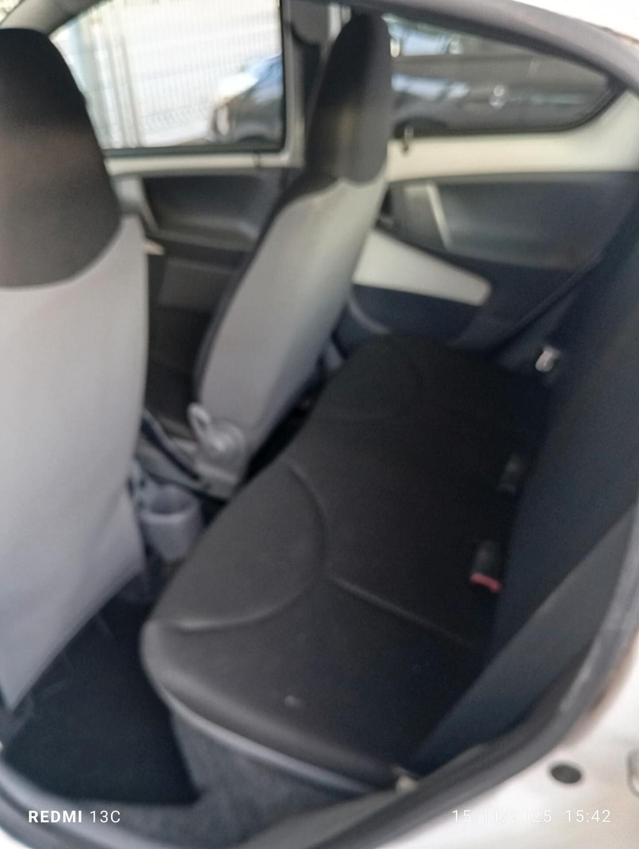 Toyota Aygo 1.0 12V VVT-i 5 porte Deep Ocean Connect