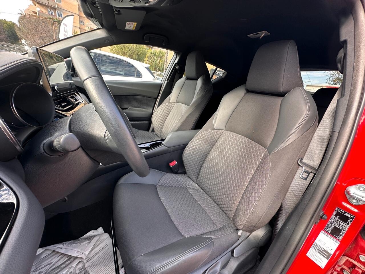 Toyota C-HR 1.8 Hybrid E-CVT Trend