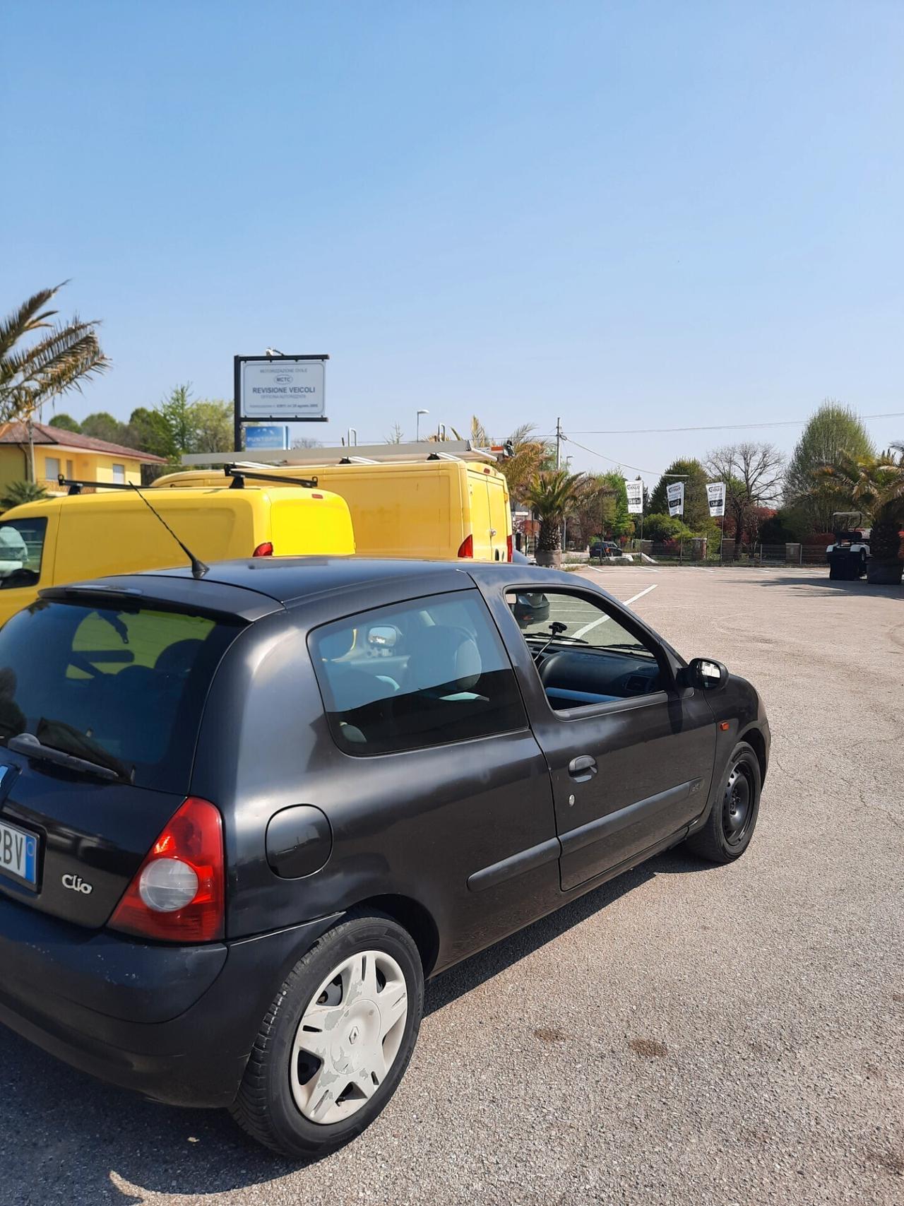 Renault Clio 1.5 dCi 65CV OK NEOPATENTATI