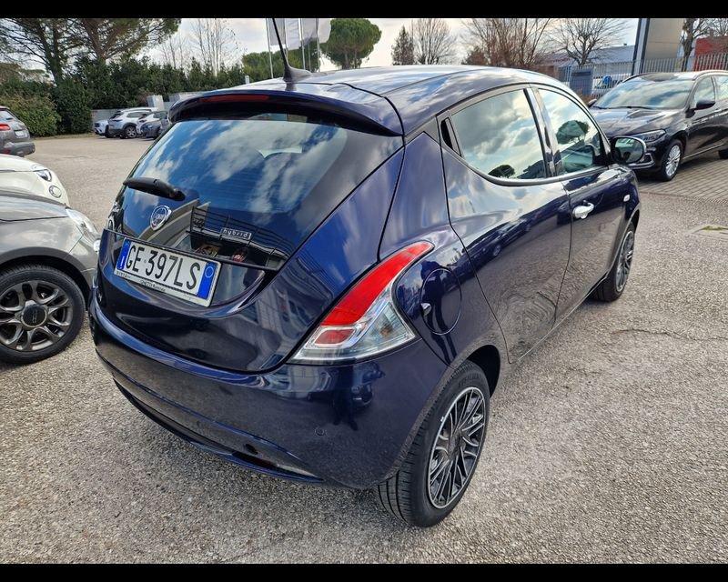 Lancia Ypsilon 1.0 FireFly 5 porte S&S Hybrid Gold