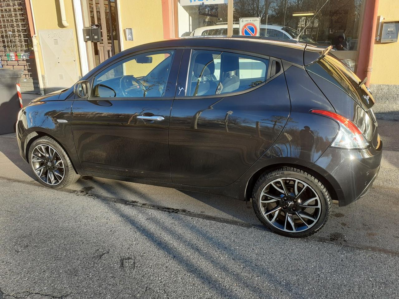 Lancia Ypsilon NEW YPSILON 1.2 BENZINA & GPL