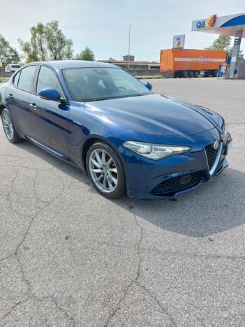 Alfa Romeo Giulia Q4 Veloce 2.2 Turbodiesel 210 CV