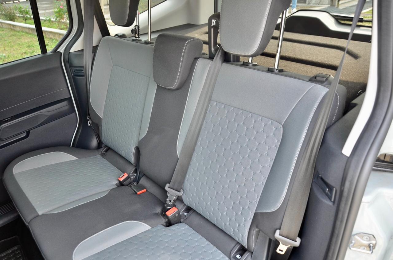 FORD TOURNEO COURIER 1.0 ECOBOOST 125cv TITANIUM, UNICOPROPRIETARIO, GARANZIA FORD 2/27, SERVICE FORD, RETROCAMERA, PERMUTE
