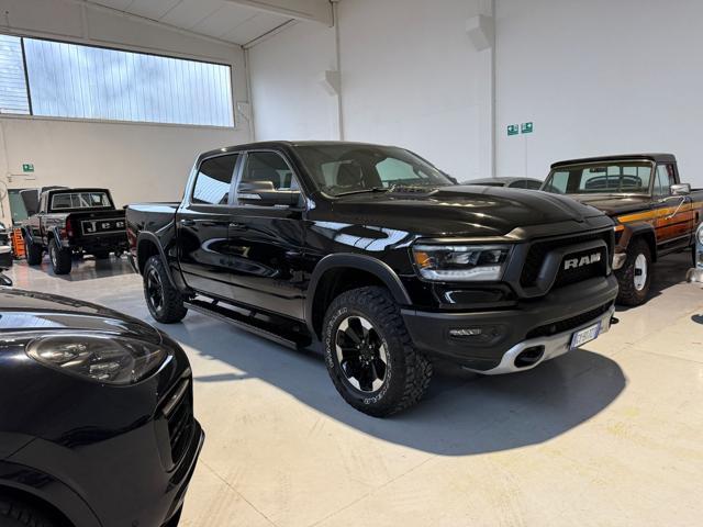 DODGE RAM V8 HEMI CREW CAB - REBEL