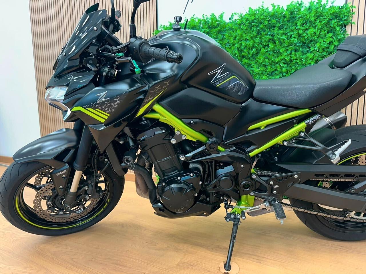 KAWASAKI Z900 Z 900 - 2021 AKRAPOVIC DA 129€ AL MESE