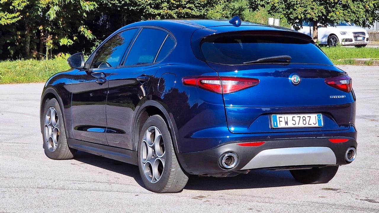 Alfa Romeo Stelvio 2.2 Turbodiesel 190 CV AT8 RWD