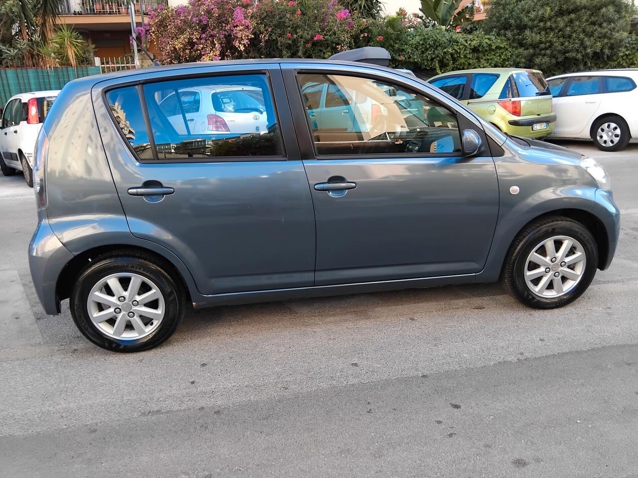 DAIHATSU SIRION 2010 CLIMA RADIO PERFETTA