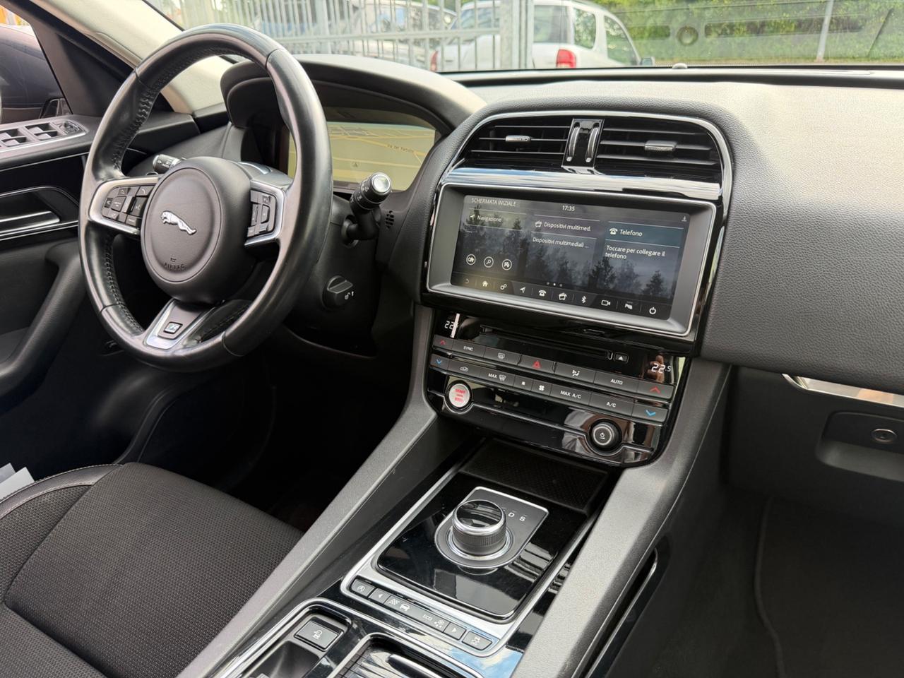 Jaguar F-Pace 2.0 D 180 CV AWD aut. R-Sport