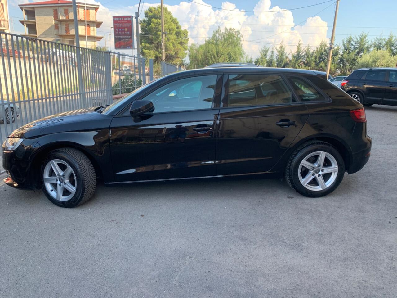 Audi A3 Sedan 30 TDI S tronic Business