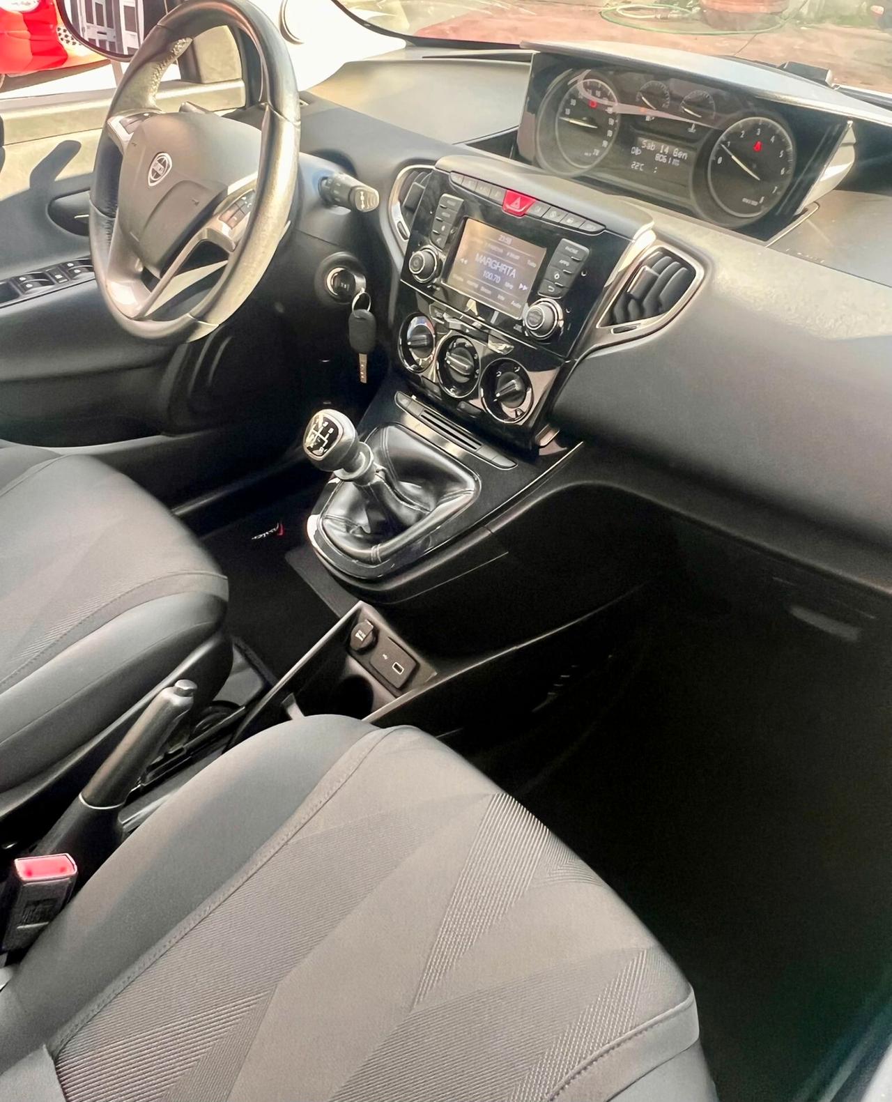 Lancia Ypsilon 1.2 69 CV 5 porte Gold