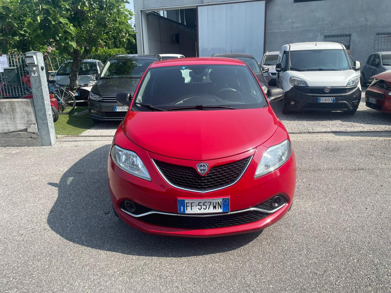 Lancia Ypsilon 1.2 69 CV 5 porte GPL Ecochic Silver