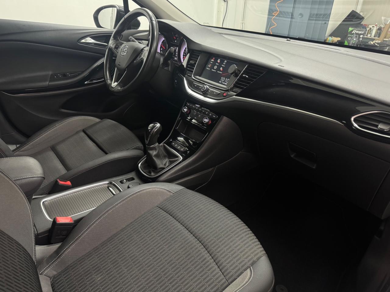 Opel Astra SPORT TOURERS