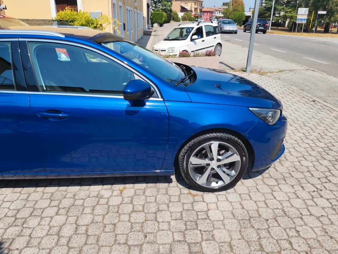 Peugeot 308 BlueHDi 130 S&S SW Allure