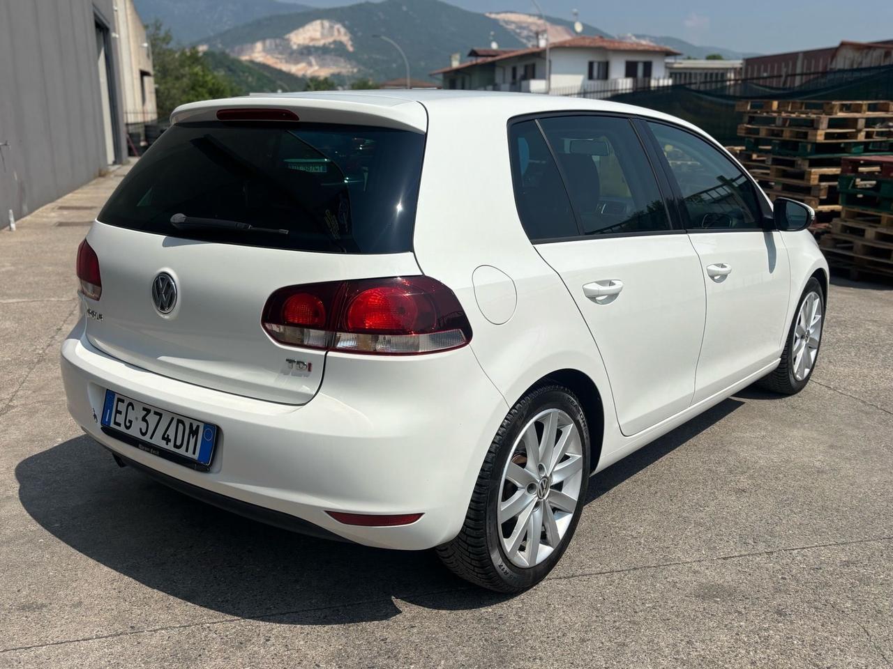 Volkswagen Golf 1.6 TDI DPF DSG 5p. Highline