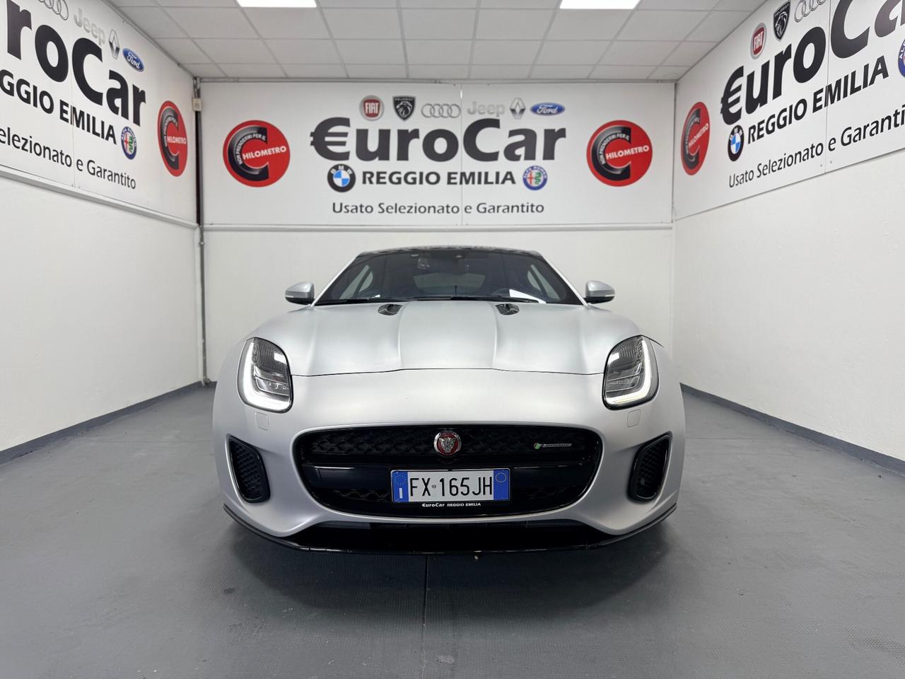 Jaguar F-Type 2.0 aut. Coupé Chequered Flag 05/2019 EURO 6D TETTO RETROCAM SCARICO