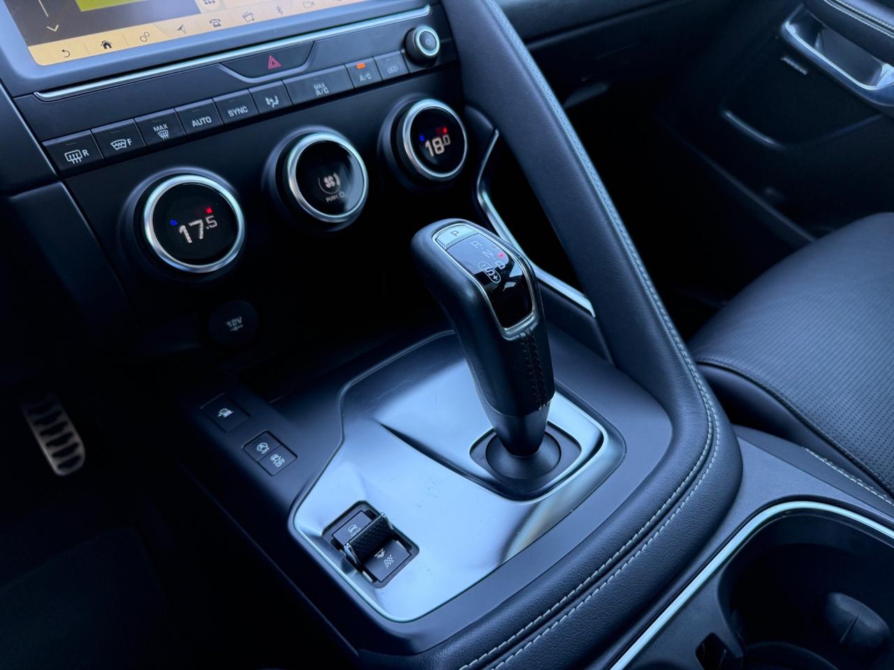 Jaguar E-Pace 2.0D 180 CV AWD aut. R-Dynamic