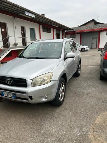 Toyota RAV 4 RAV4 2.2 D-4D 136 CV