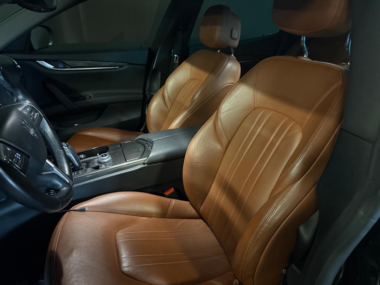 Maserati Ghibli V6 350cv