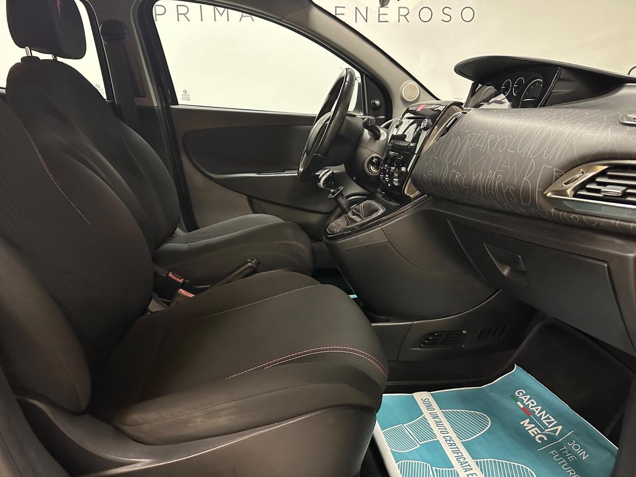 Lancia Ypsilon 1.2 69 CV 5 porte Gold