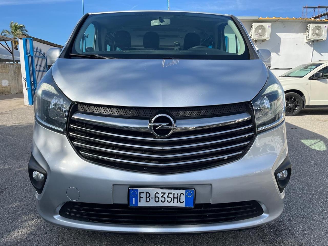 Opel vivaro combi/9 posti-1.6 bit.d-2015