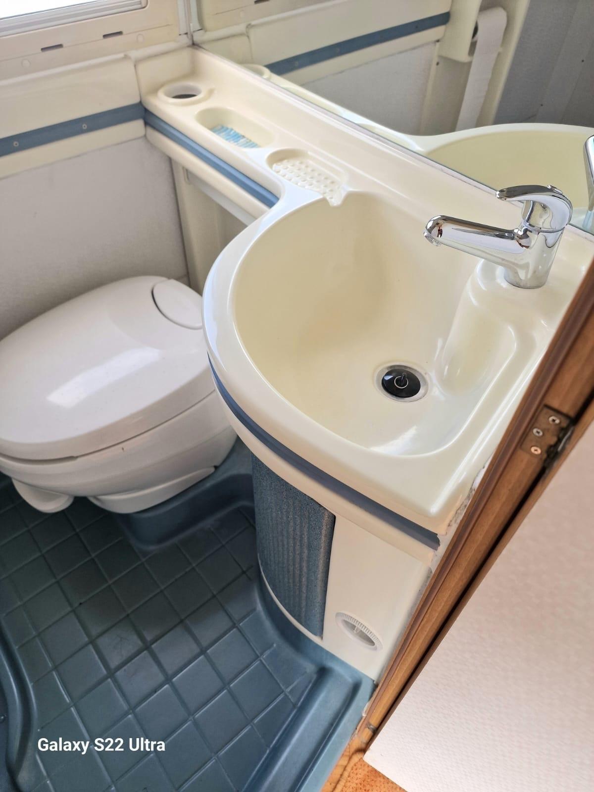 122 laika Ecovip 2 MANSARDATO del 2000 in saldo