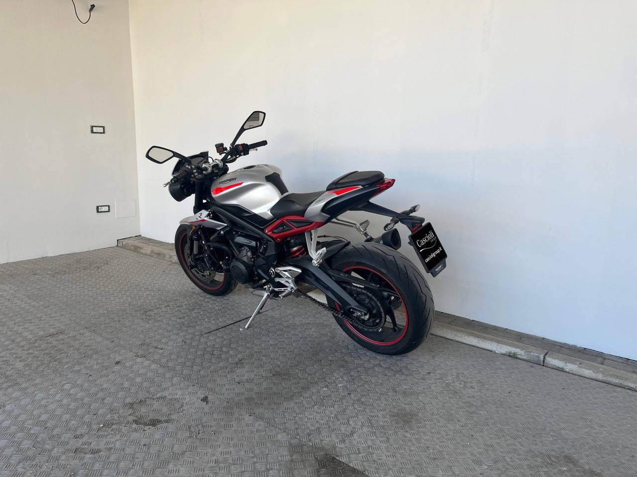 TRIUMPH Street Triple - Street Triple 765 R my17