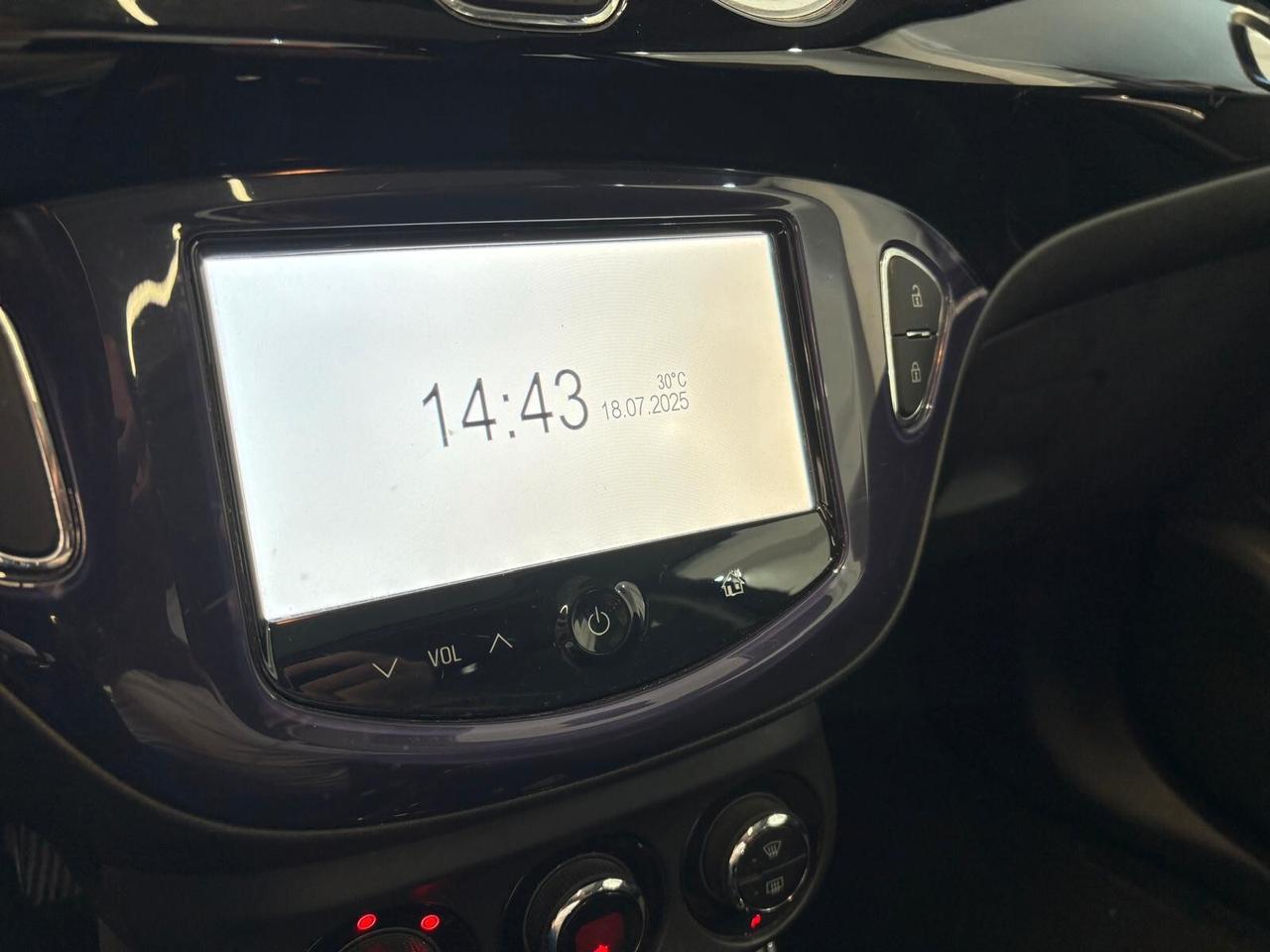 Opel Adam 1.2 70 CV Glam