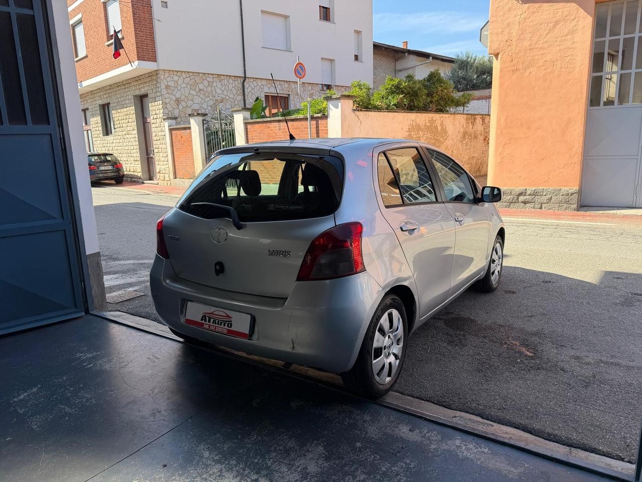 Toyota Yaris 1.0 5 porte