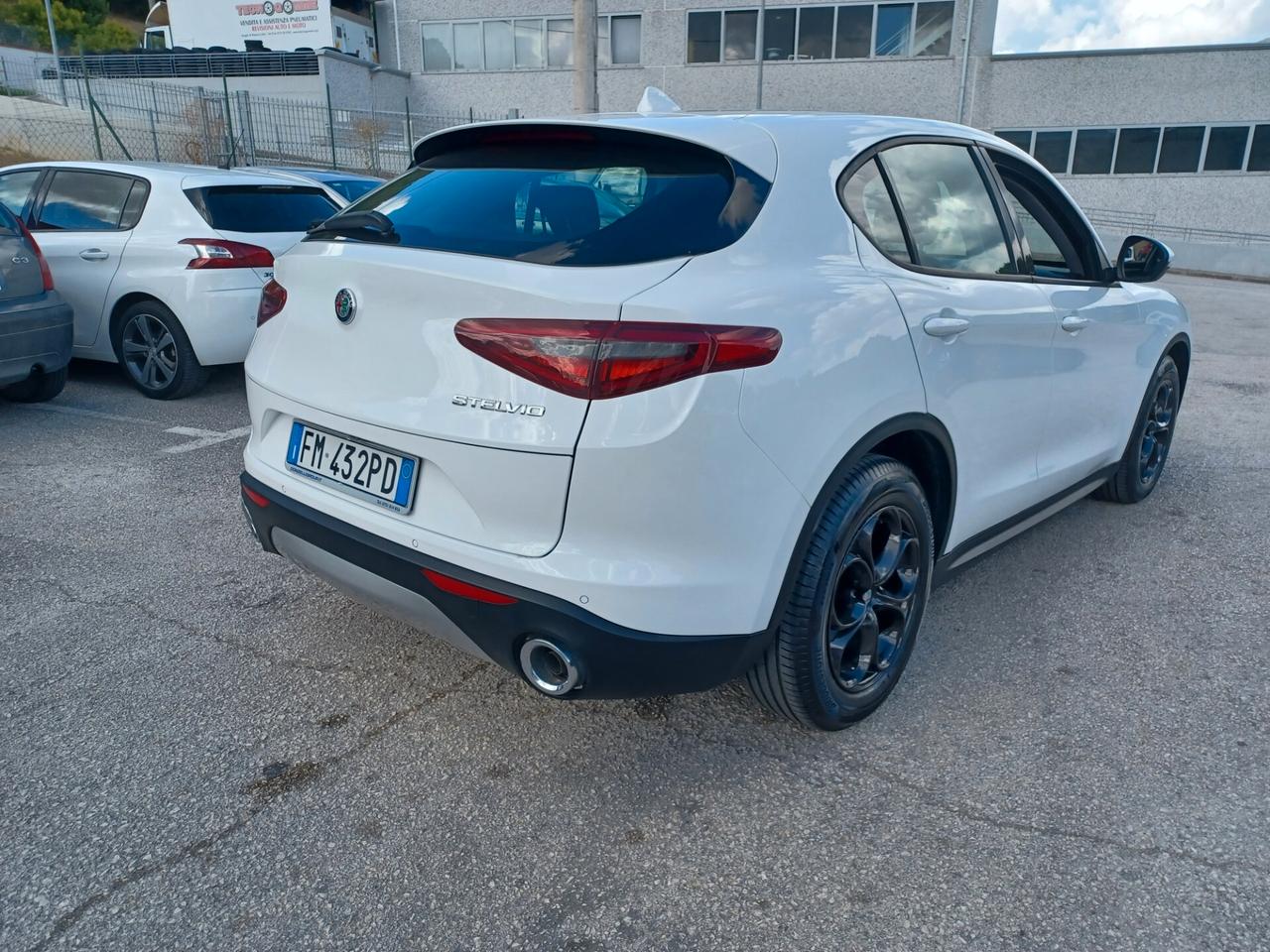Alfa Romeo Stelvio 2.2 Turbodiesel 180 CV AT8 RWD Super