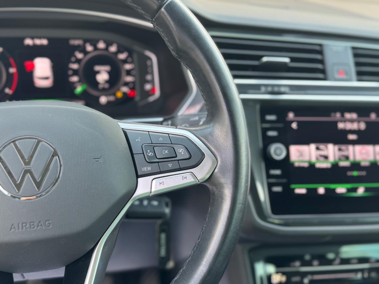 VOLKSWAGEN TIGUAN 2.0 TDI LIFE FULL IVA NEO PATENTATI