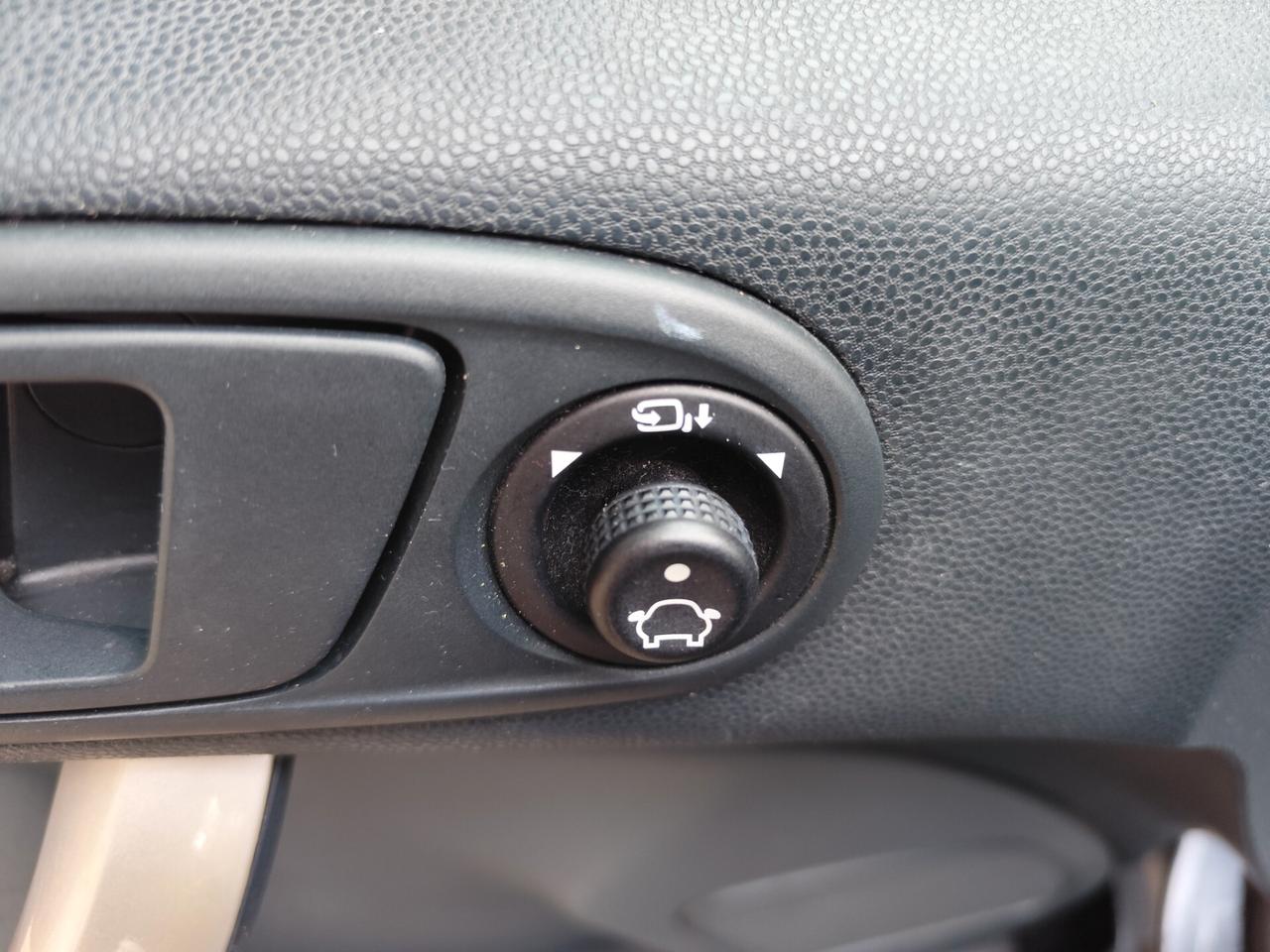 Ford Fiesta 1.4 5 porte Bz.- GPL Titanium