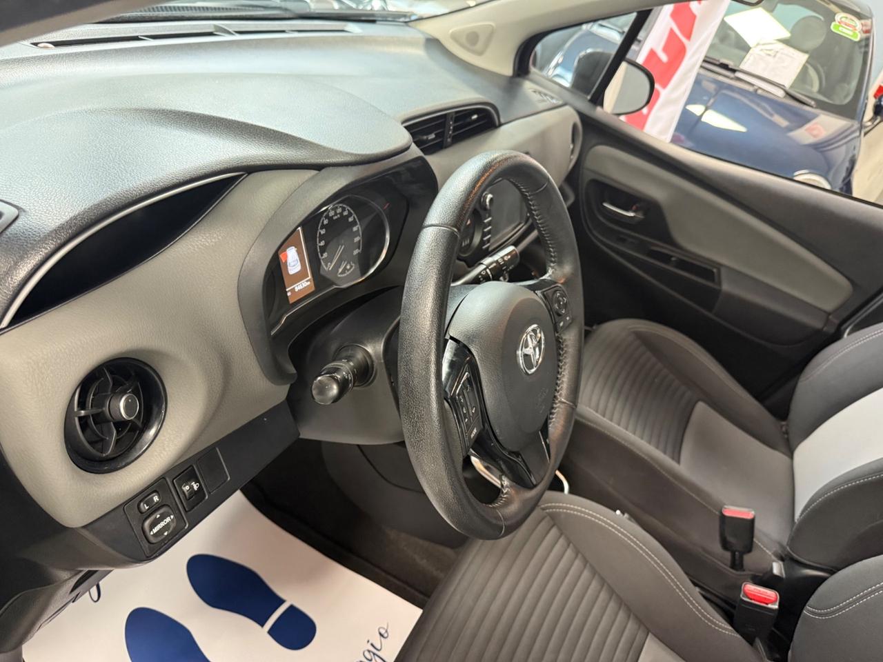 Toyota Yaris 1.5 Hybrid 5 porte Active Plus 73CV Ok Neopatentati