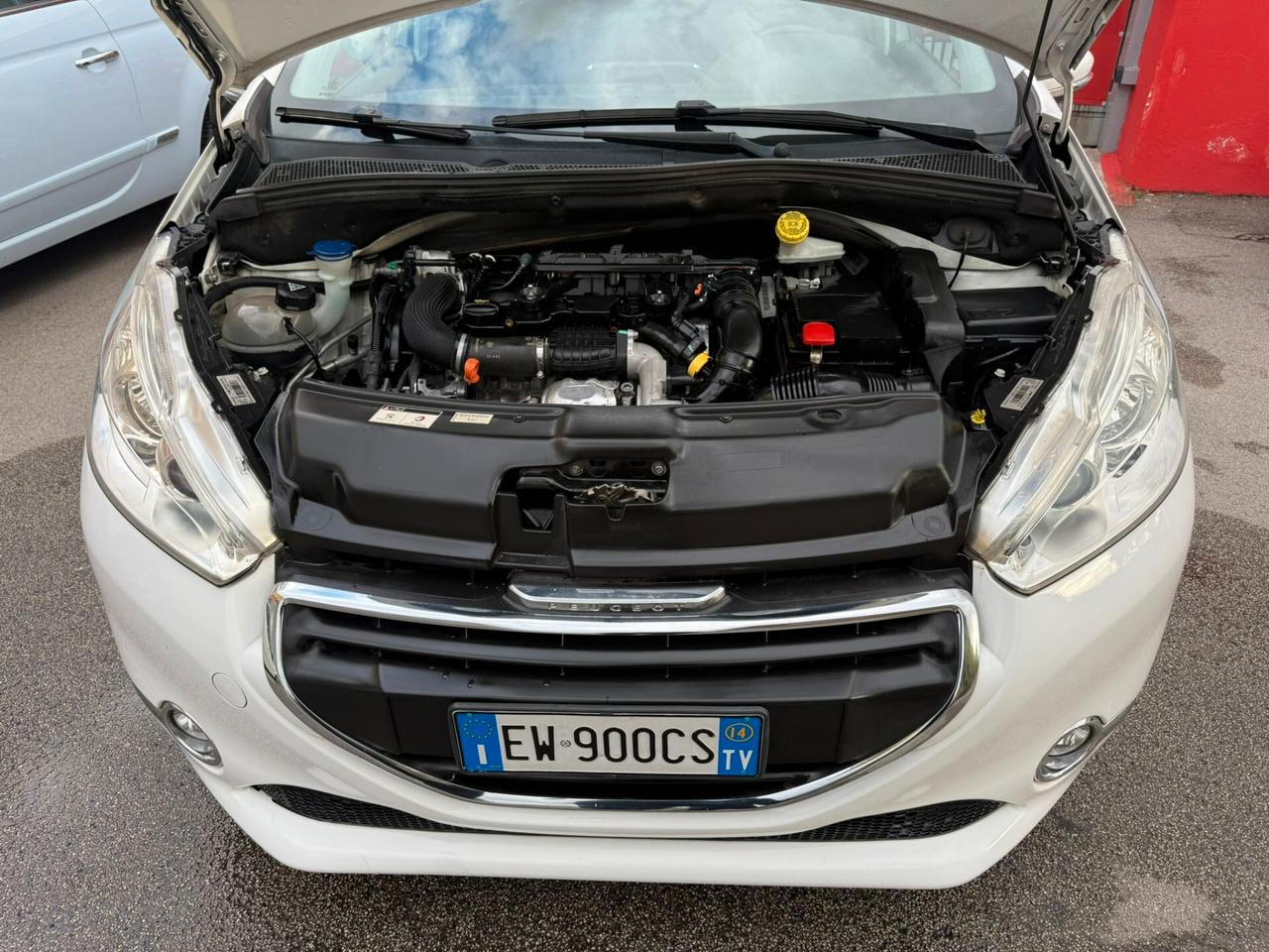 Peugeot 208 1.4 HDi 68cv Allure - 2014