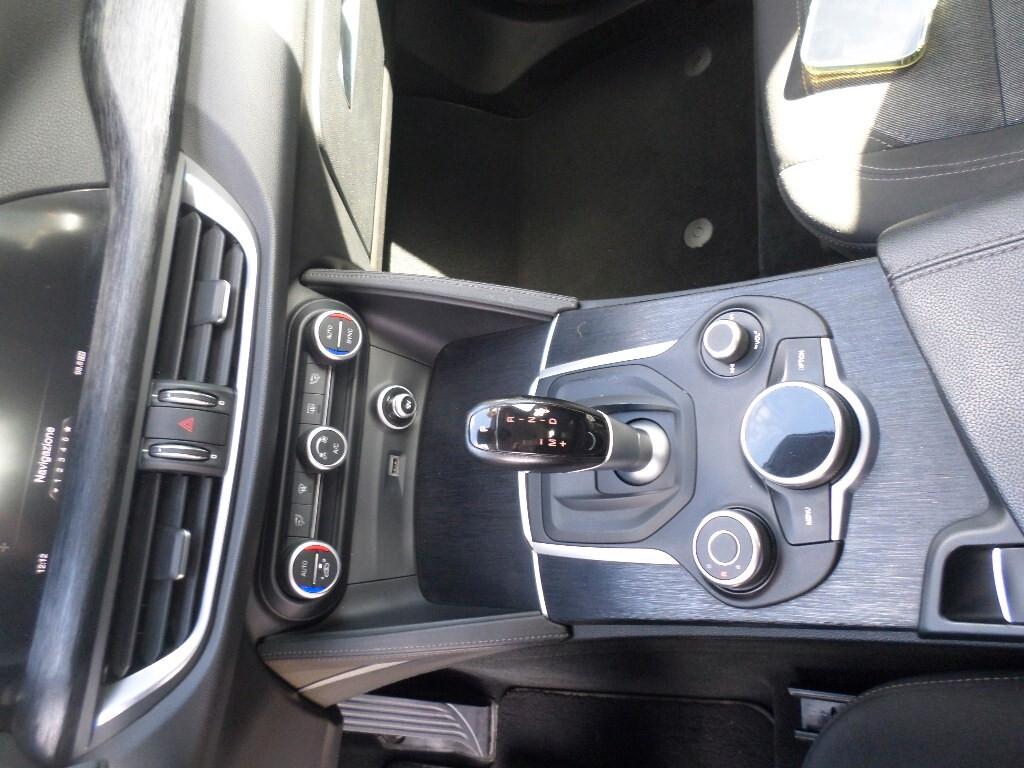 Alfa Romeo Stelvio 2.2 Turbodiesel 160 CV AT8 RWD Business