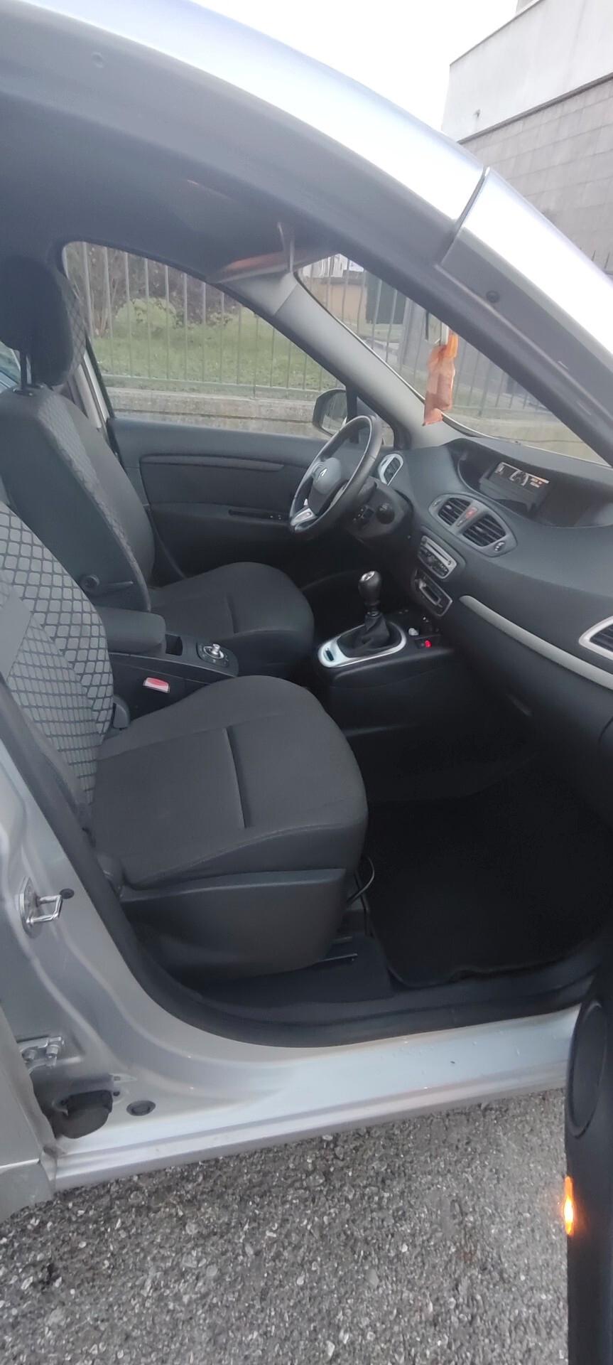 Renault Scenic Scénic X-Mod 1.9 dCi 130CV Dynamique 7 POSTI