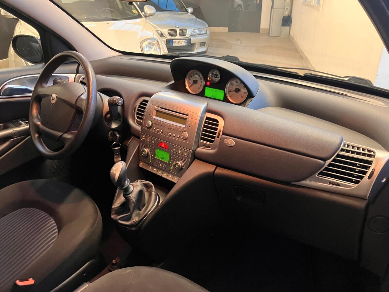 Lancia Ypsilon 1.4 16v Platino NEOPATENTATI