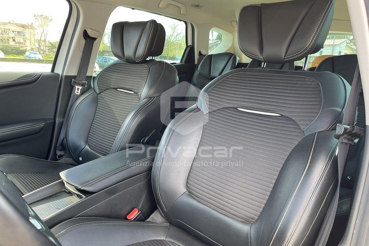 RENAULT Scénic dCi 8V 110 CV EDC Energy Bose